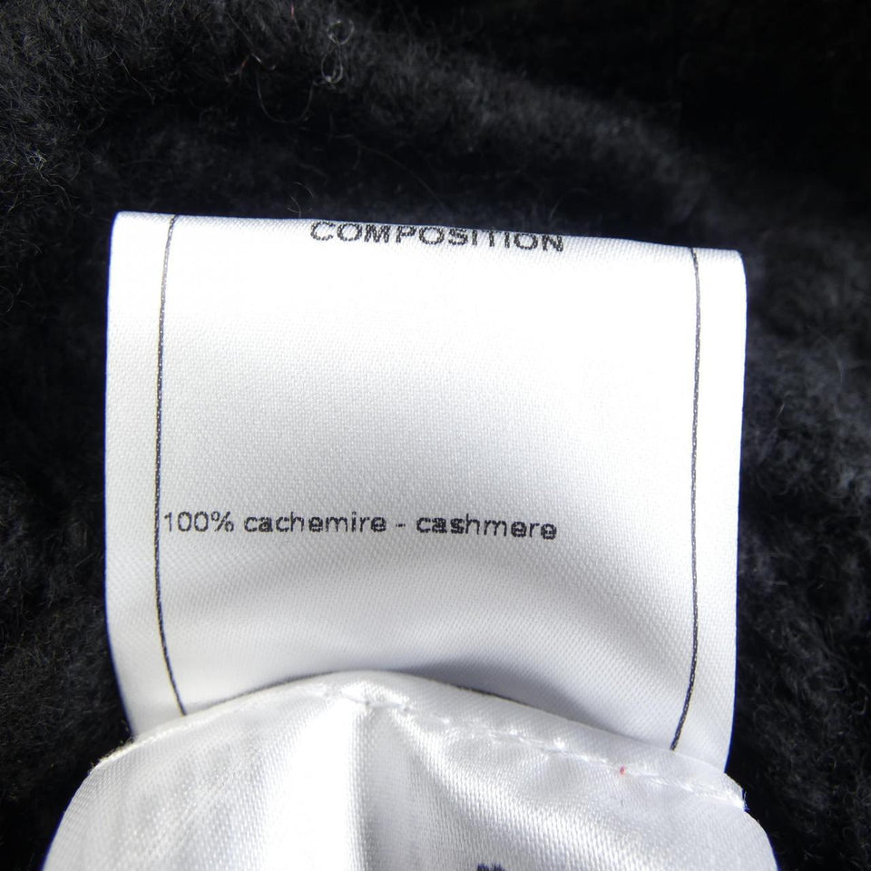 Chanel P54813K07190 Cashmere igan