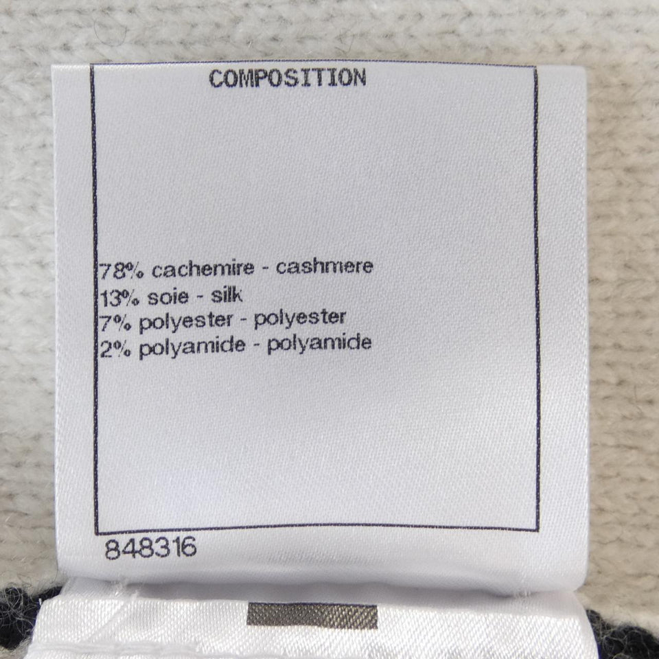 Chanel P71365K10274 Cashmere igan