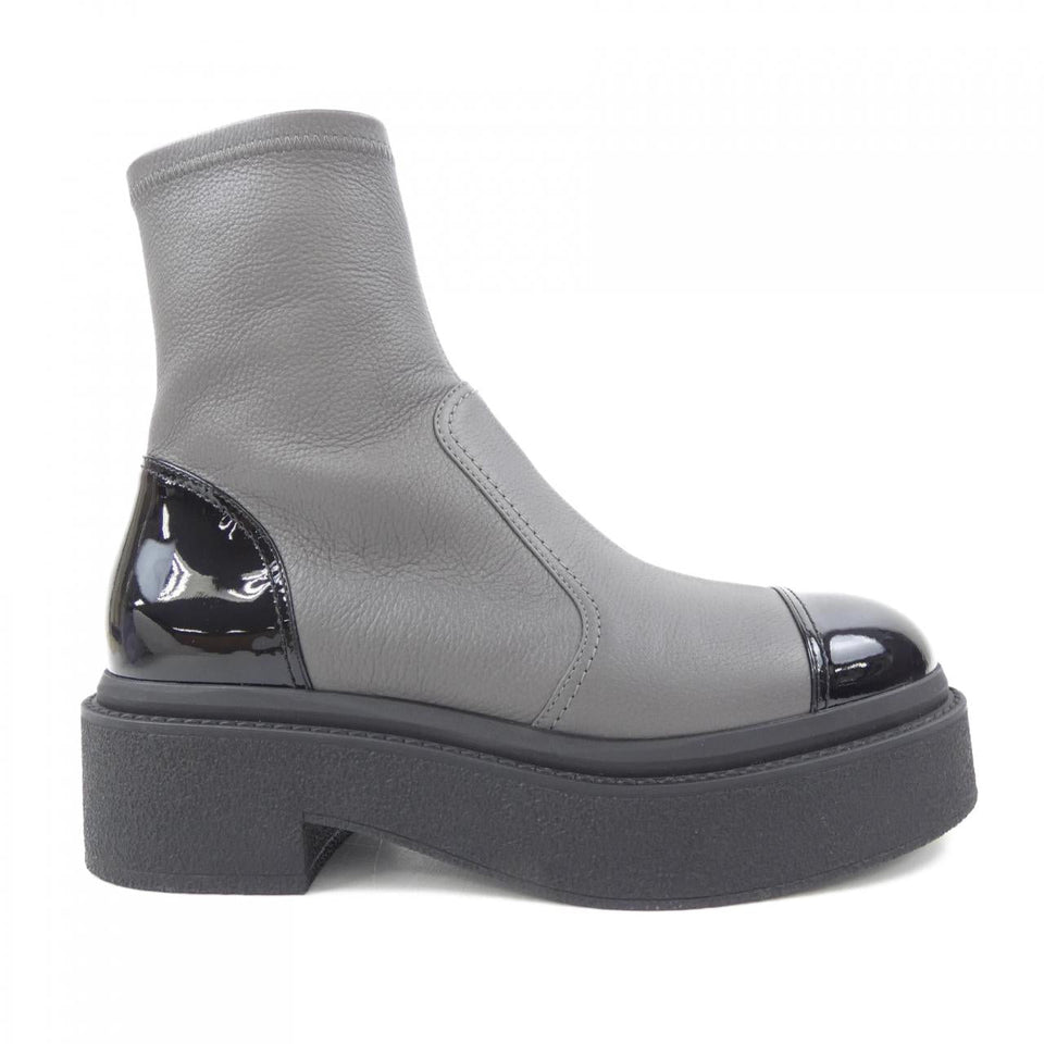 Chanel G45329B14510 Grained Calfskin Patent Calfskin Short Boots
