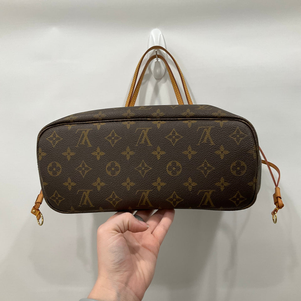 Handbag Luxury Designer By Louis Vuitton Size: Small