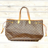 Handbag Luxury Designer By Louis Vuitton Size: Large