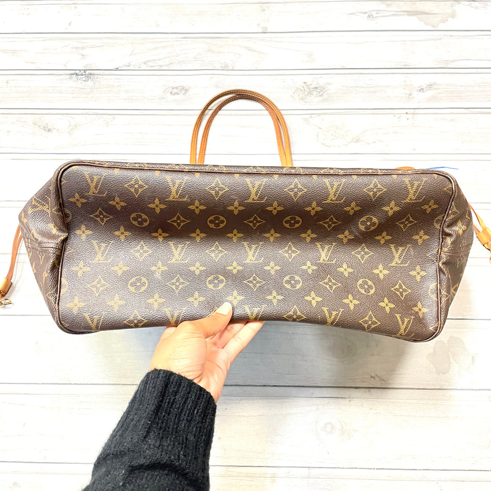 Handbag Luxury Designer By Louis Vuitton Size: Large