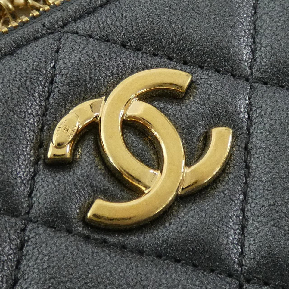 Chanel AP3847 Lambskin Chain Clutch