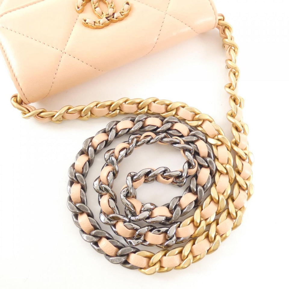 Chanel Chanel19 Lambskin Chain Clutch