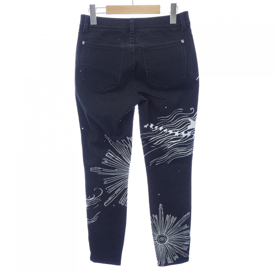 Chanel P71979V63579 Jeans