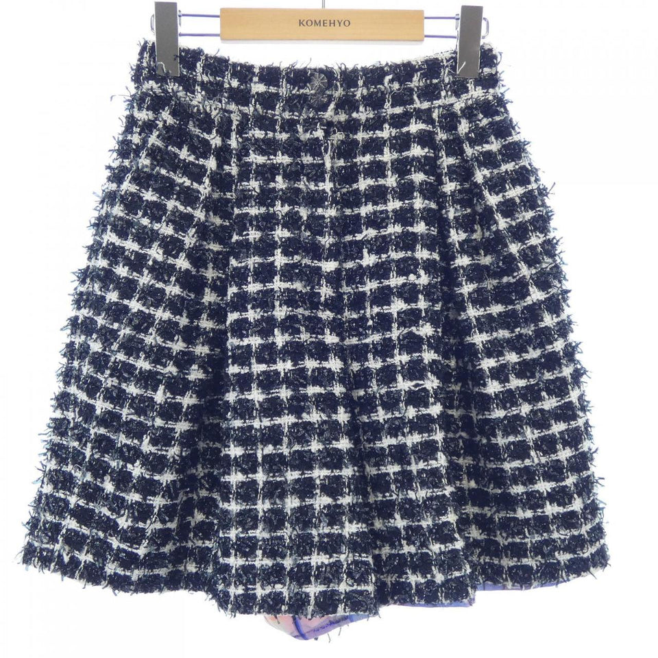 Chanel P64170V48652 Shorts