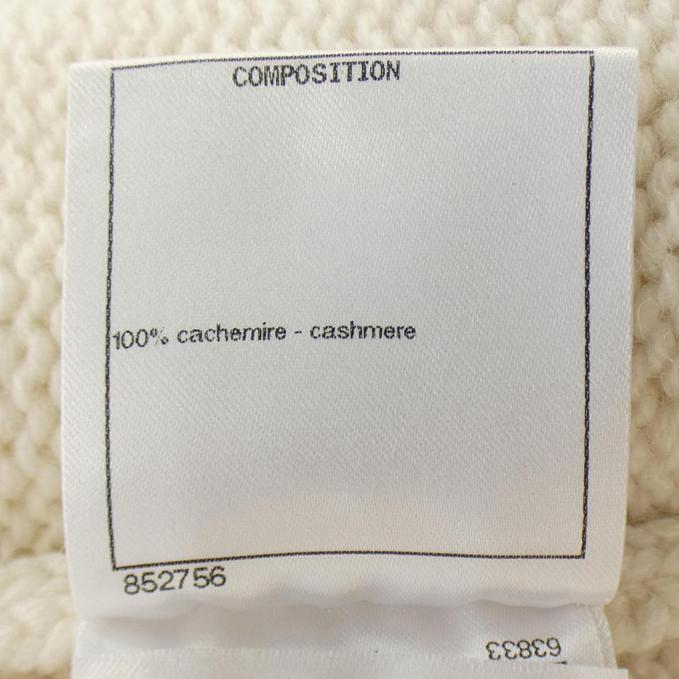 Chanel P73554K10562 Cashmere igan
