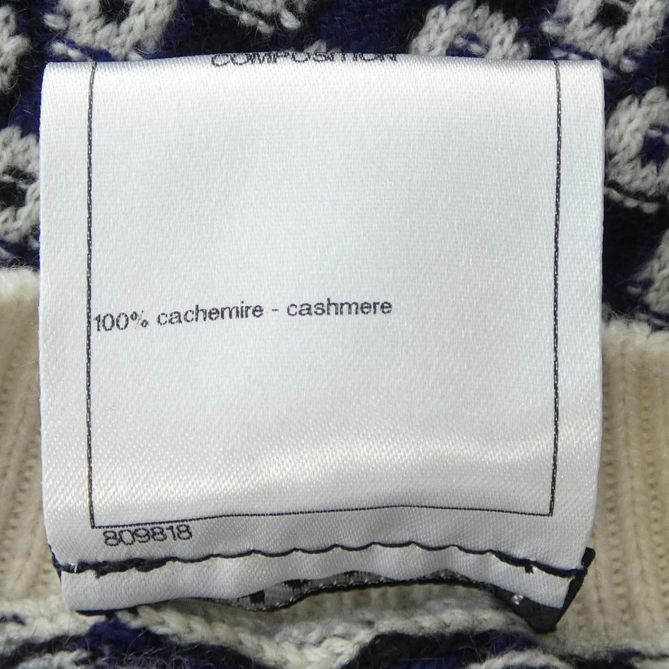 Chanel P47951K06141 Cashmere igan