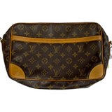 Handbag Luxury Designer By Louis Vuitton Size: Medium