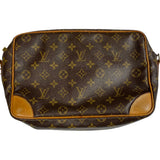 Handbag Luxury Designer By Louis Vuitton Size: Medium