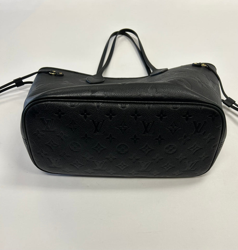 Handbag Luxury Designer By Louis Vuitton Size: Large
