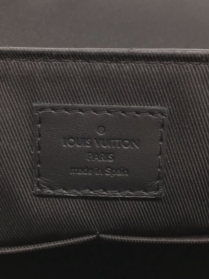 Louis Vuitton Aerogram takeoff messenger shoulder Bag
