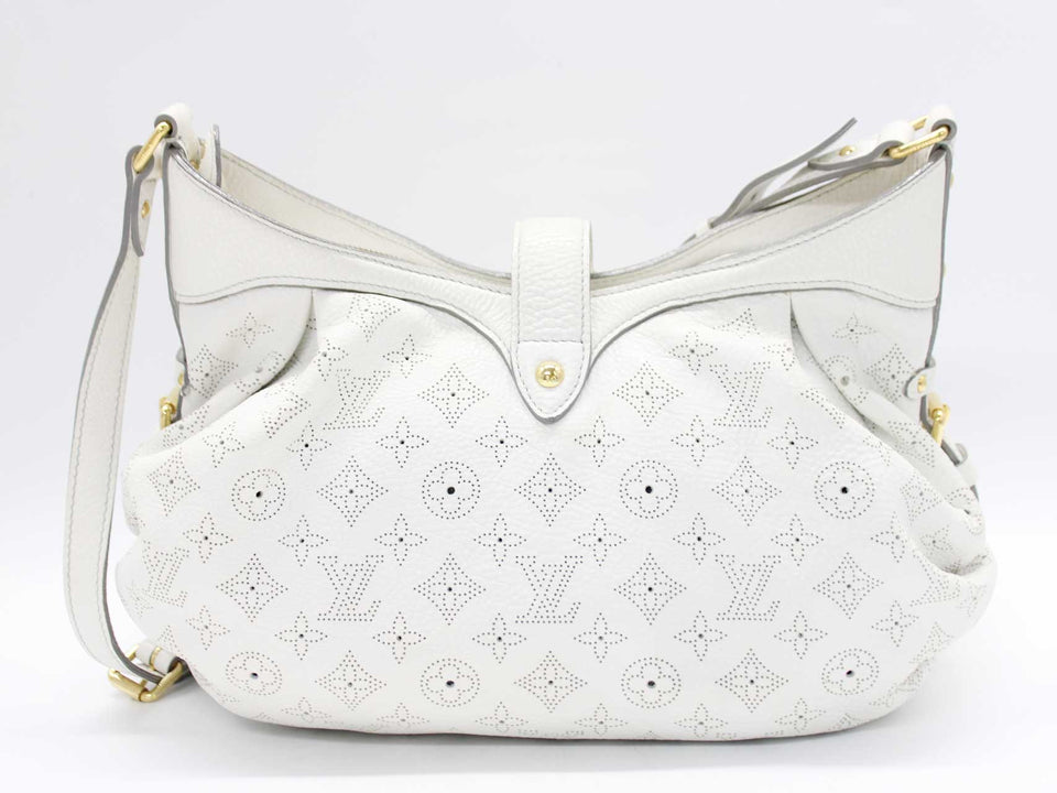 Louis Vuitton Mahina Leather XL Shoulder Bag White