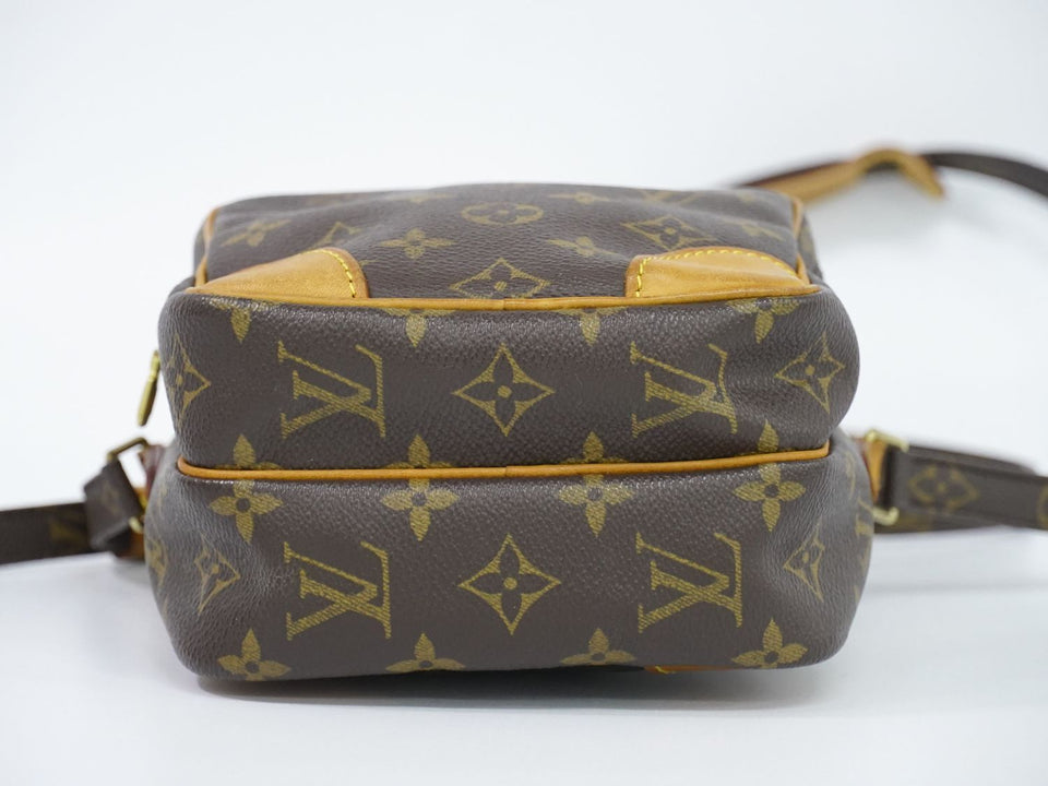 Louis Vuitton LV Monogram Shoulder Bag Pochette Brown