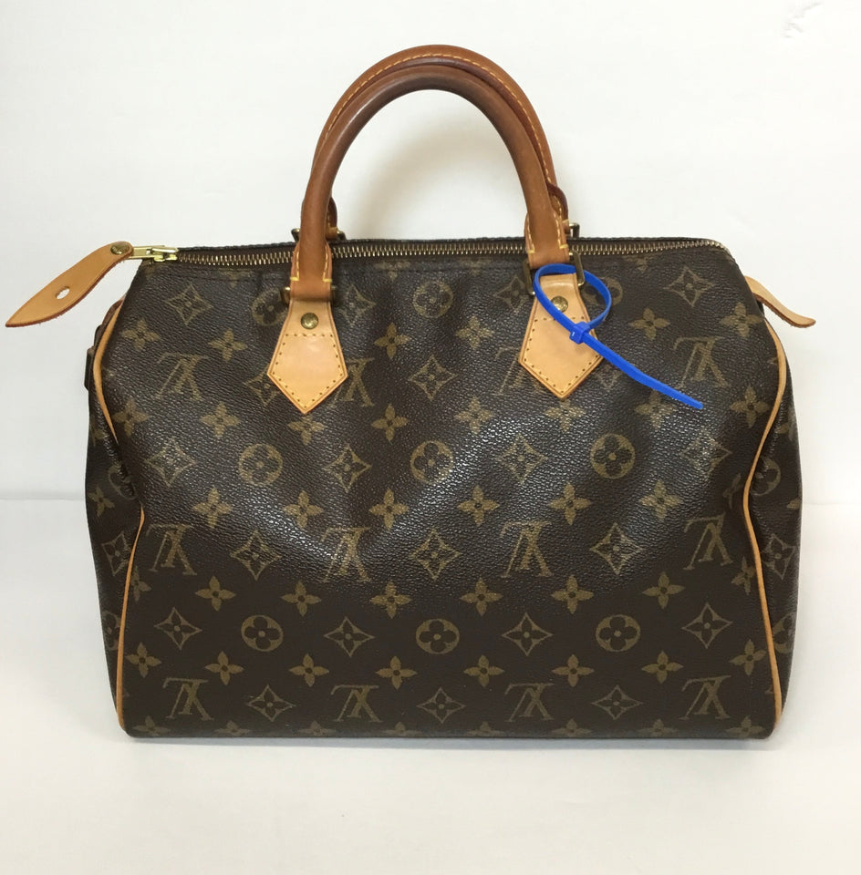 Handbag Luxury Designer By Louis Vuitton Size: medium