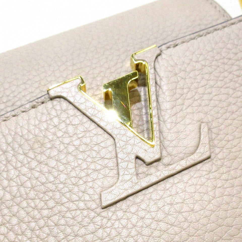 Louis Vuitton Capucines MM Taurillon Leather Handbag
