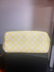 Louis Vuitton Monogram Giant By The Pool Neverfull MM Light Pink Tote