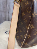Handbag Luxury Designer By Louis Vuitton Size: Large