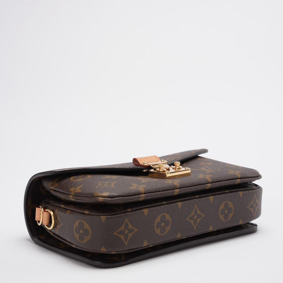 Louis Vuitton Pochette Métis East West Bag in Monogram Canvas Brown with Gold Hardware