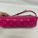Handbag Luxury Designer By Louis Vuitton Size: Medium