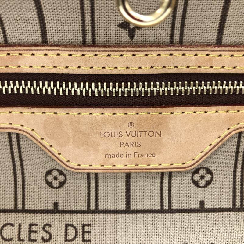 Louis Vuitton Monogram Neverfull MM Tote Bag