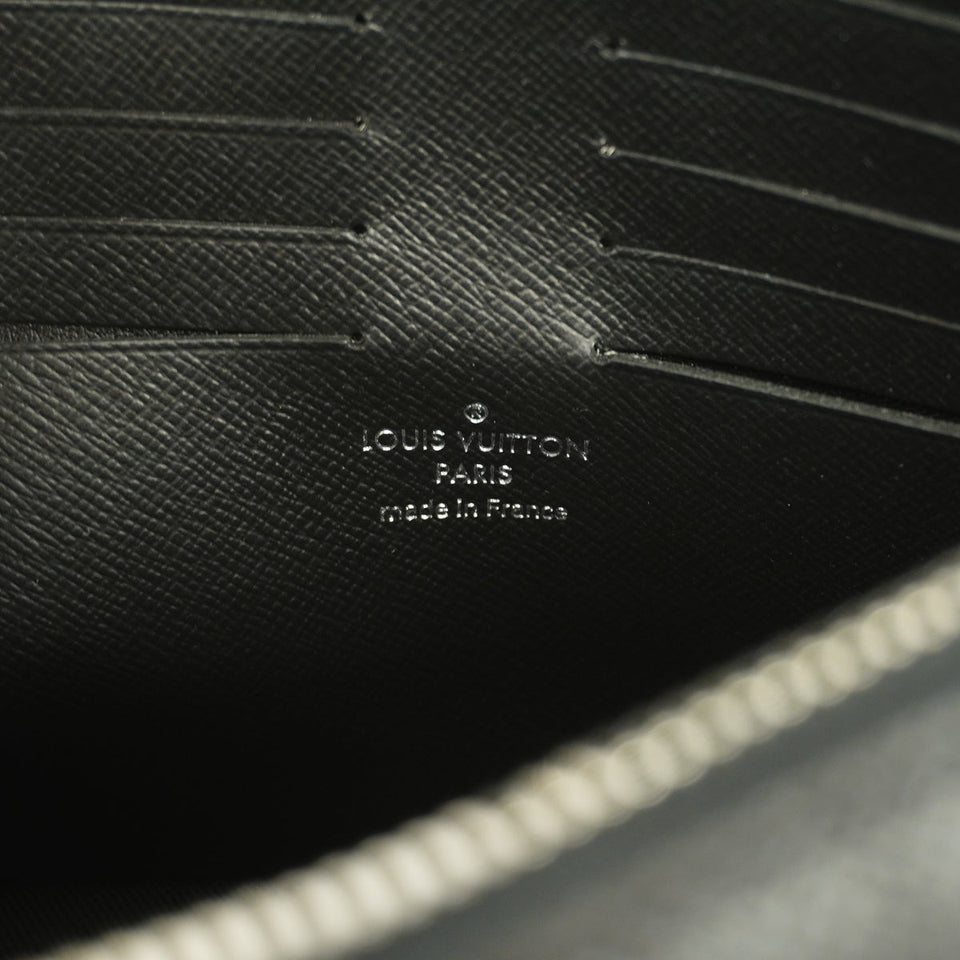 Louis Vuitton Clutch Bag Taiga Pochette Kasai