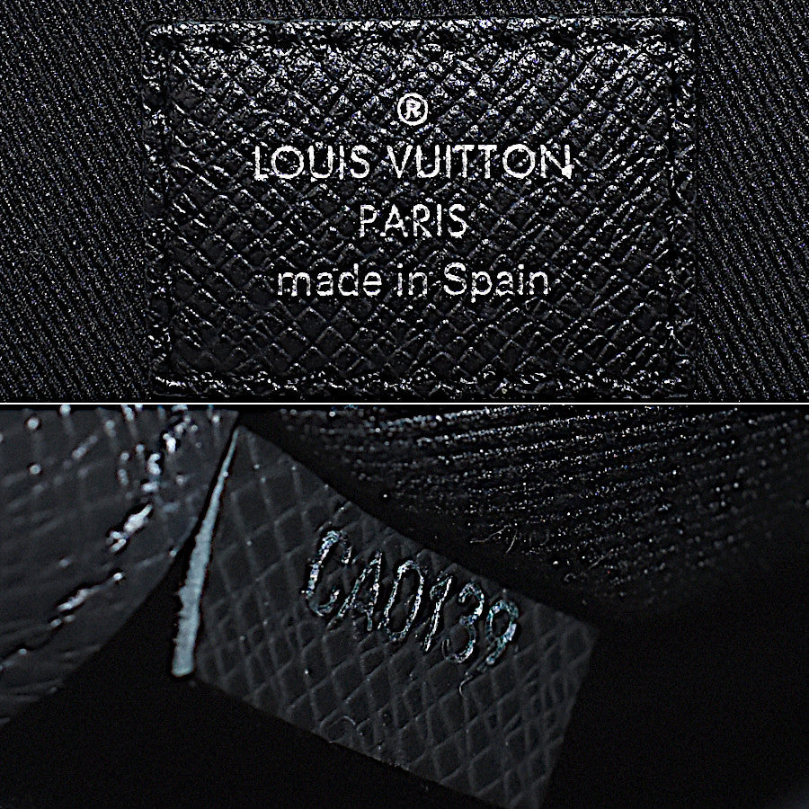 Louis Vuitton Anton Pochette Taiga Leather Shoulder Bag