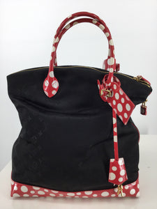 Handbag Designer By Louis Vuitton Size: Medium