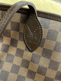 Handbag Luxury Designer By Louis Vuitton Size: Large