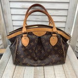Handbag By Louis Vuitton Size: Medium