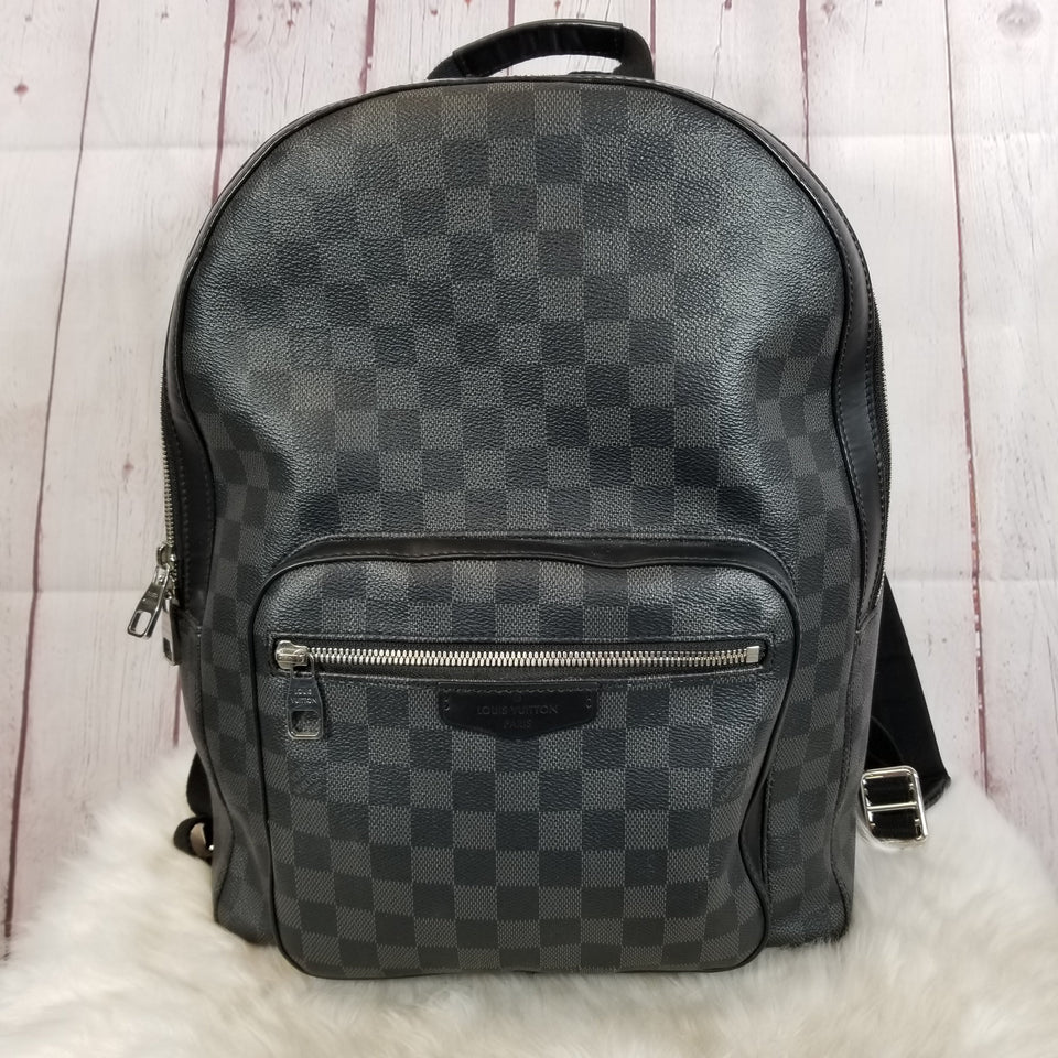 Backpack Designer By Louis Vuitton Size: Large