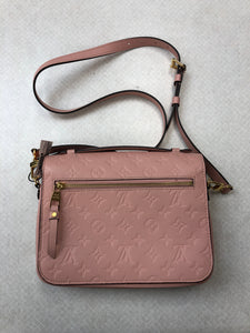 Crossbody Luxury Designer By Louis Vuitton Size: Medium