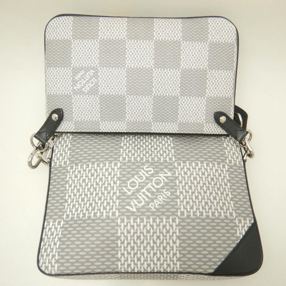 Louis Vuitton Damier Graphite 3D Trio Messenger Antarctica
