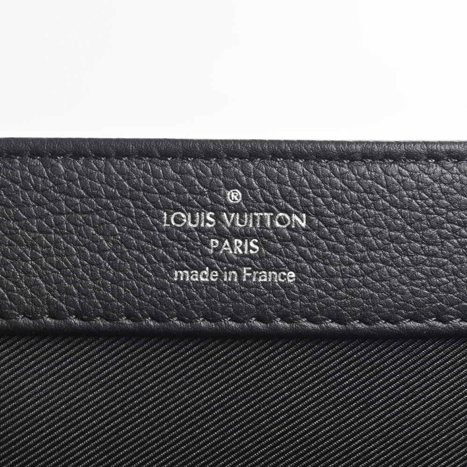Louis Vuitton Leather LockMe Chain Shoulder Bag Noir Black