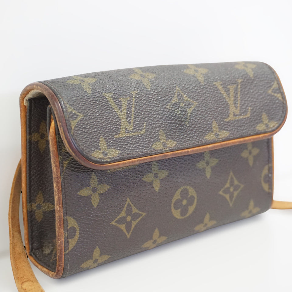 Louis Vuitton Pochette Florentine Clutch