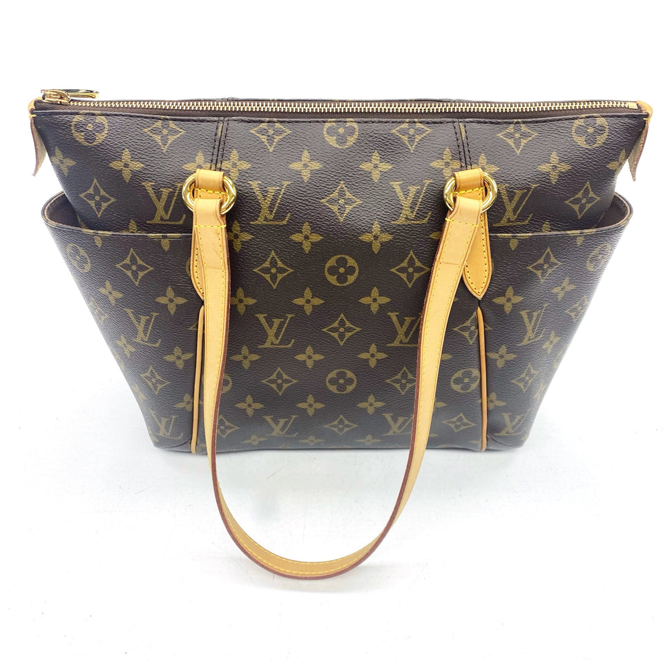 Handbag Luxury Designer By Louis Vuitton Size: Medium