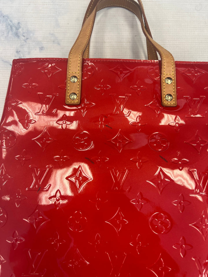 Handbag Luxury Designer By Louis Vuitton Size: Medium