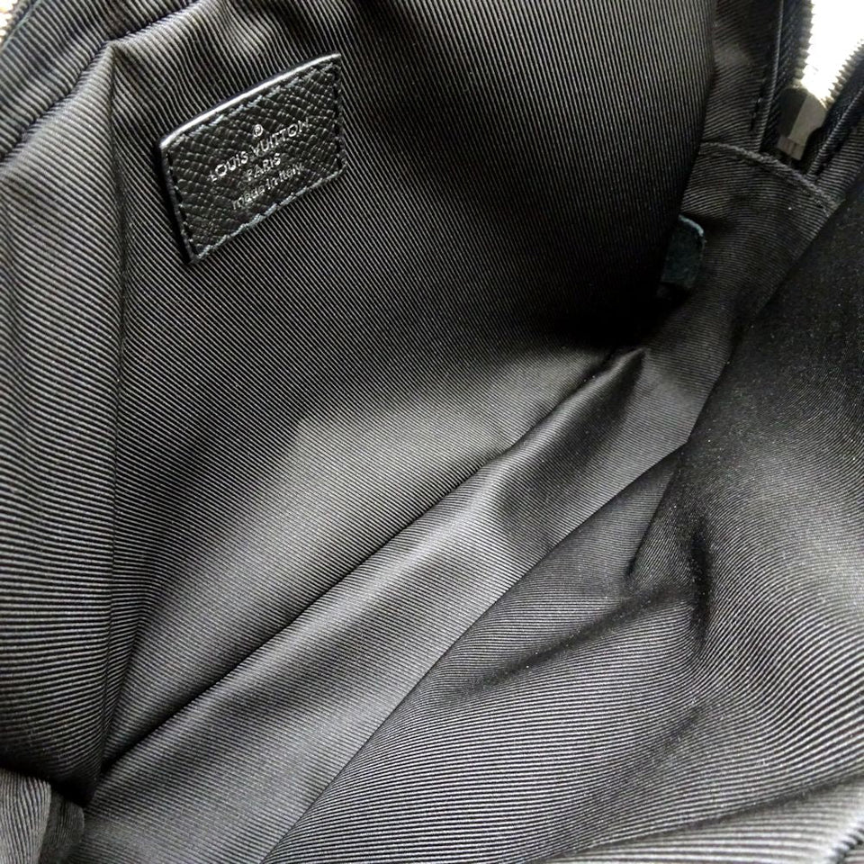 Louis Vuitton Eclipse Taiga Bum Bag Outdoor Noir Body Bag