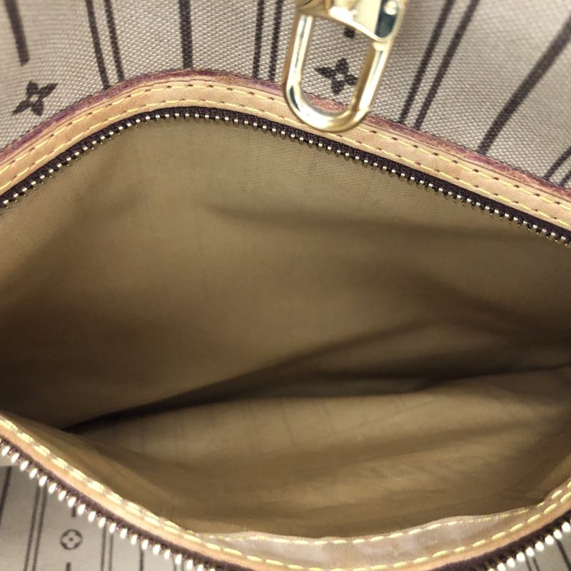 Louis Vuitton Monogram Neverfull MM Tote Bag