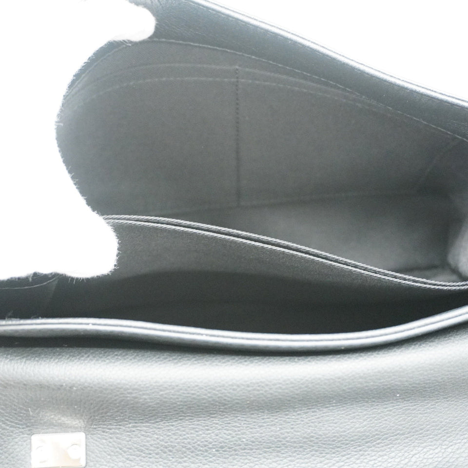 Louis Vuitton Lock Me 2 Cartable Noir Shoulder Bag Black