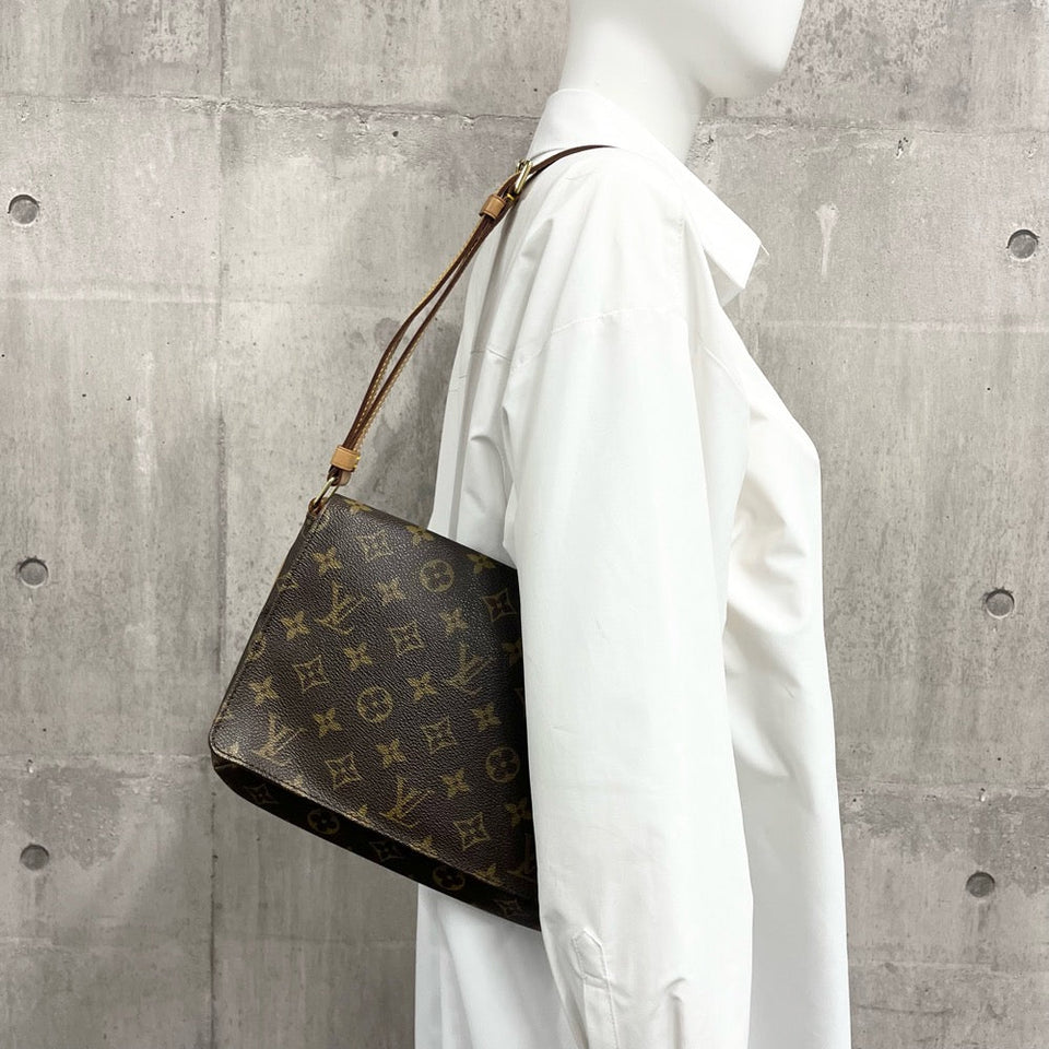 Louis Vuitton Shoulder Bag Monogram Brown
