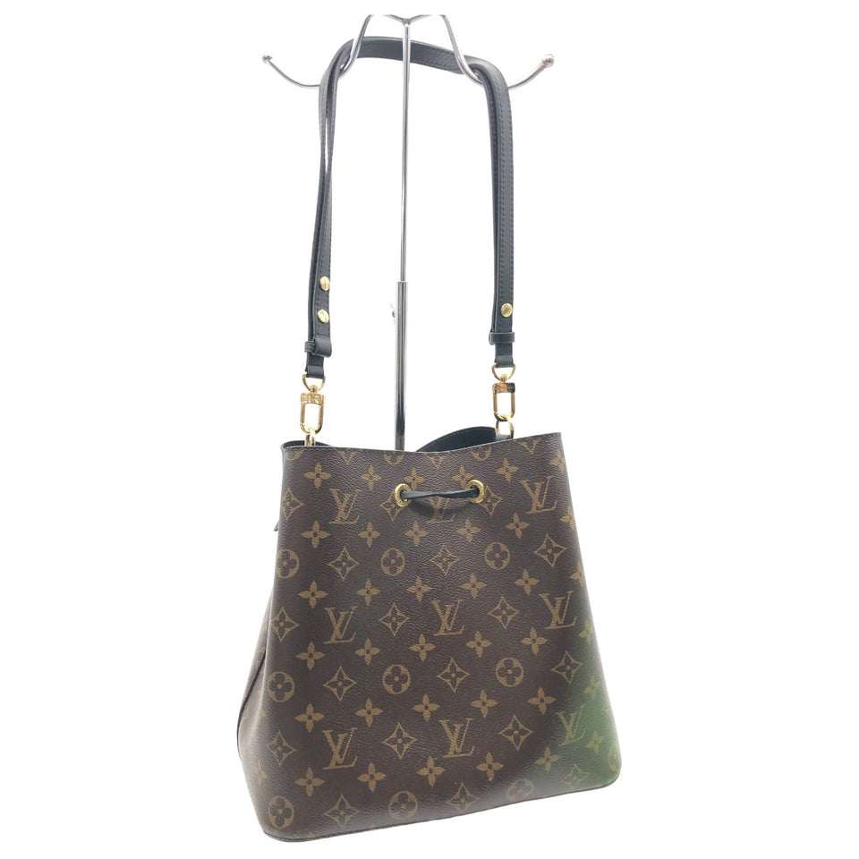 Handbag Luxury Designer By Louis Vuitton Size: Medium