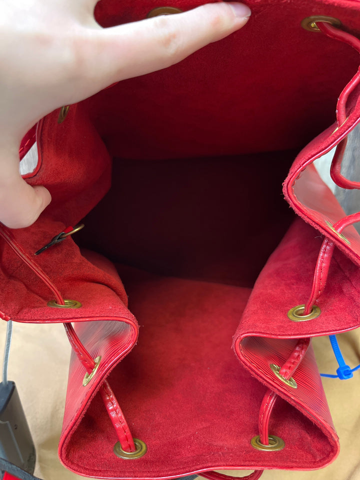 Handbag Luxury Designer By Louis Vuitton Size: Large