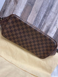 Handbag Luxury Designer By Louis Vuitton Size: Large