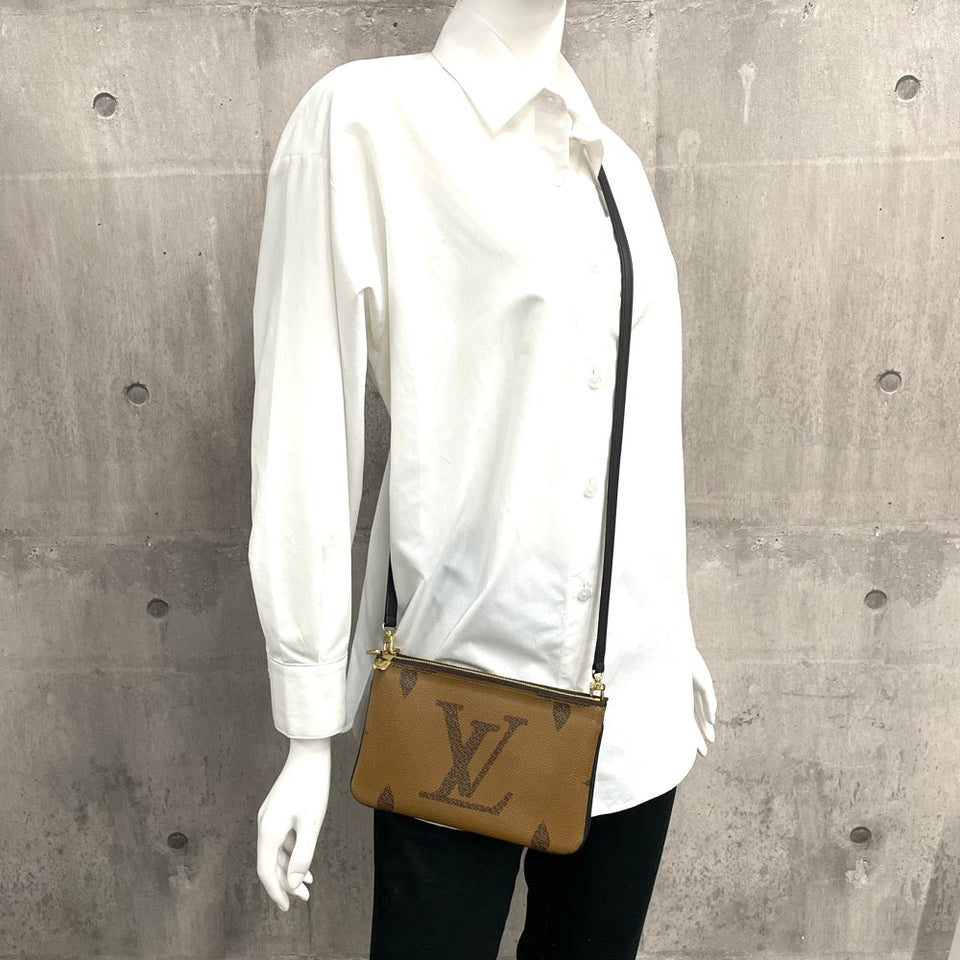 Louis Vuitton Pochette Double Zip Monogram Giant Shoulder Bag Clutch Brown