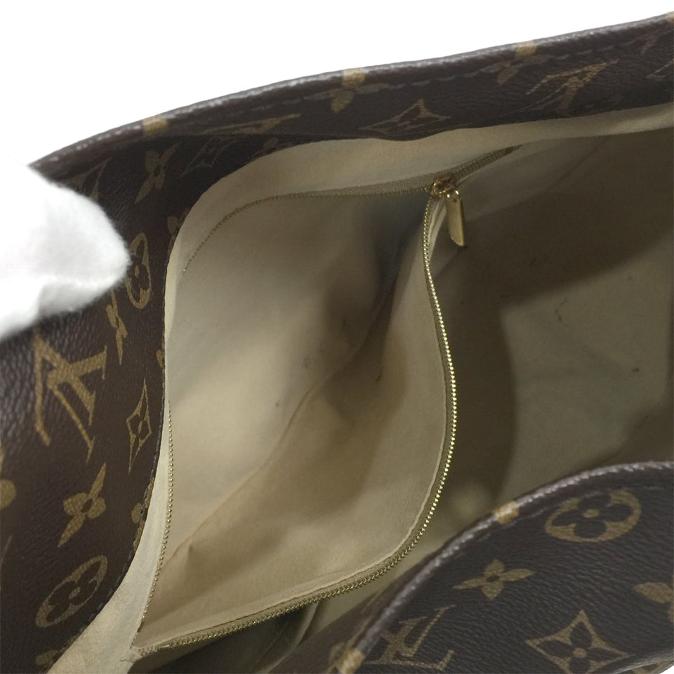 Louis Vuitton Artsy MM Shoulder Bag Monogram