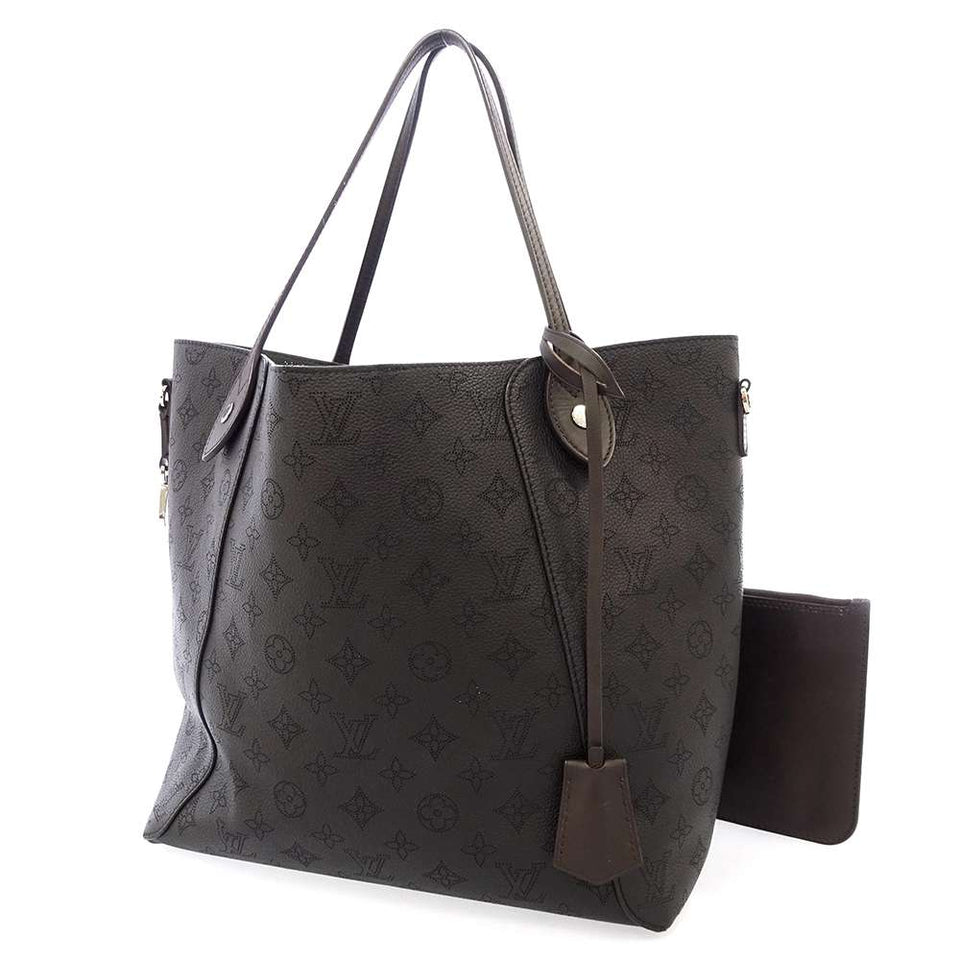 Louis Vuitton Mahina Leather Hina MM Shoulder Bag Black