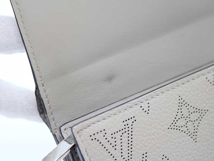 Louis Vuitton Portefoi Ilys Compact Mahina Monogram