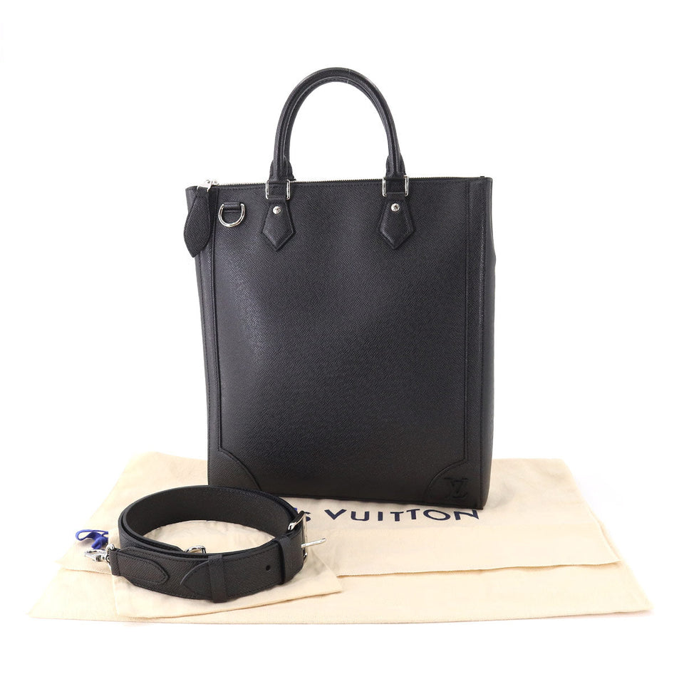 Louis Vuitton Taiga Vertical Tote Shoulder Bag Leather Black