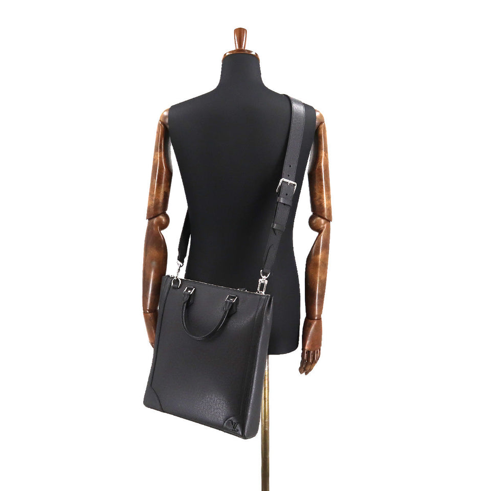 Louis Vuitton Taiga Vertical Tote Shoulder Bag Leather Black